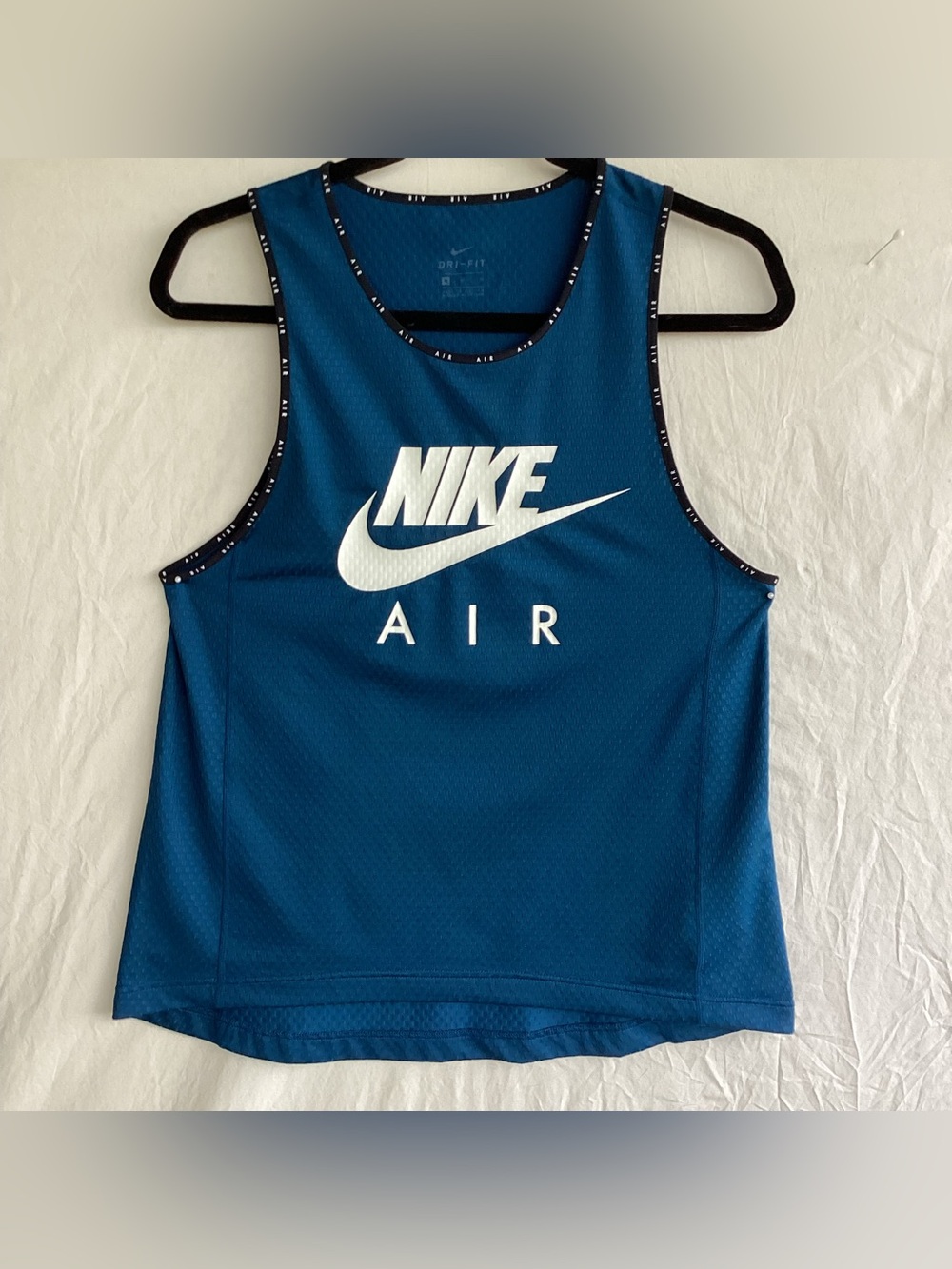 Nike Air women’s athletic tank top